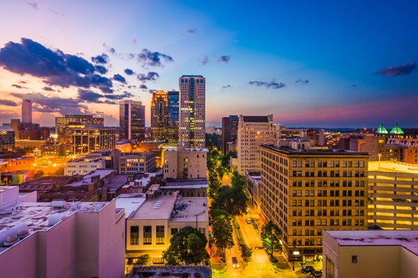 Birmingham, Alabama skyline at dusk.